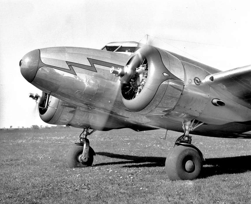 history of Iowa, Iowa History, Ottumwa, IA, Motorized Vehicles, airplane, Iowa, Lemberger, LeAnn, amelia earhart