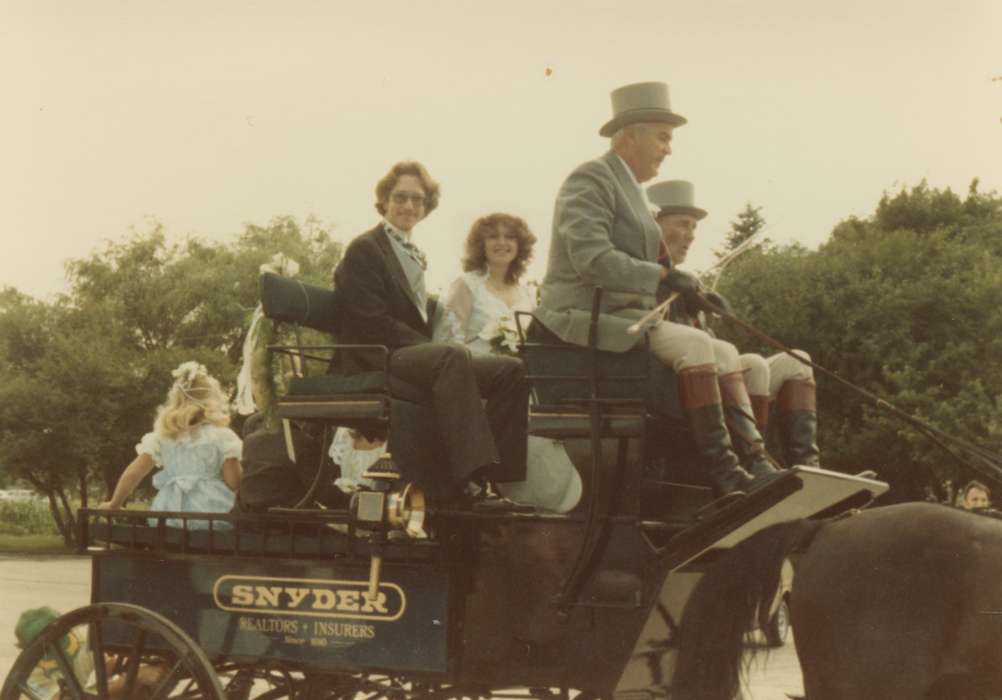 Portraits - Group, history of Iowa, Iowa History, Harken, Nichole, Bloomington, IL, stagecoach, Iowa, Weddings, carriage