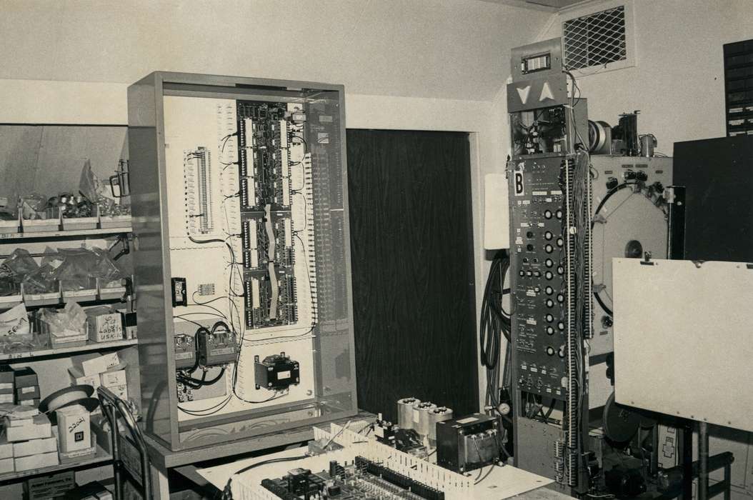 machinery, technology, elevator, wire, Waverly Public Library, Denver, IA, Iowa, history of Iowa, Iowa History