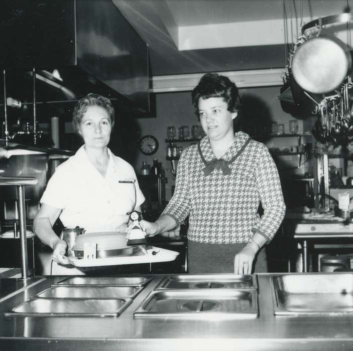 cook, food, kitchen, Iowa History, history of Iowa, tray, nurse, Iowa, Hospitals, Waverly Public Library